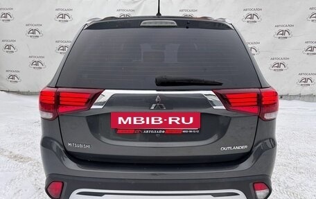 Mitsubishi Outlander III рестайлинг 3, 2015 год, 1 399 000 рублей, 7 фотография