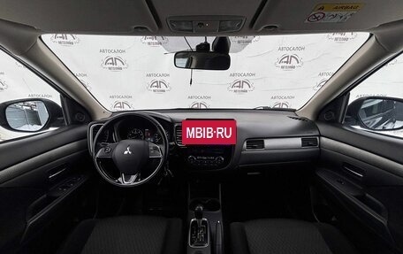 Mitsubishi Outlander III рестайлинг 3, 2015 год, 1 399 000 рублей, 9 фотография