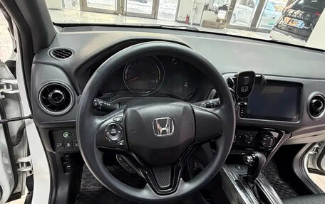 Honda Vezel, 2021 год, 1 160 000 рублей, 15 фотография