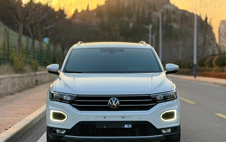 Volkswagen T-Roc I, 2021 год, 1 370 008 рублей, 2 фотография