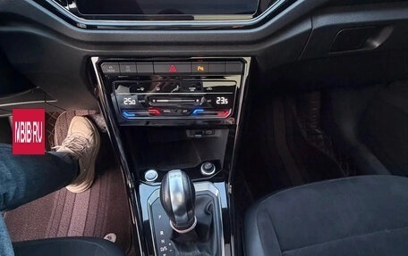 Volkswagen T-Roc I, 2021 год, 1 370 008 рублей, 7 фотография