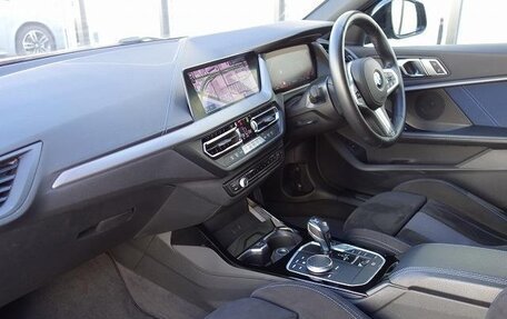 BMW 1 серия, 2021 год, 1 349 000 рублей, 21 фотография