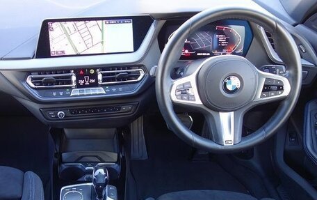 BMW 1 серия, 2021 год, 1 349 000 рублей, 12 фотография