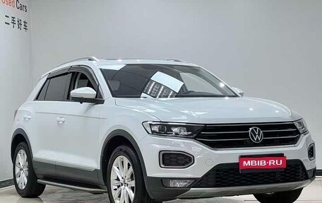Volkswagen T-Roc I, 2022 год, 1 280 000 рублей, 1 фотография