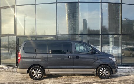 Hyundai H-1 II рестайлинг, 2021 год, 3 343 000 рублей, 3 фотография