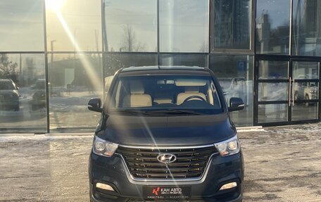 Hyundai H-1 II рестайлинг, 2021 год, 3 343 000 рублей, 2 фотография