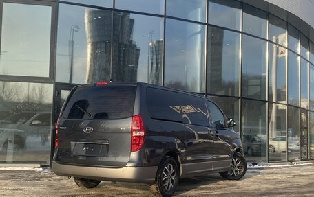 Hyundai H-1 II рестайлинг, 2021 год, 3 343 000 рублей, 5 фотография