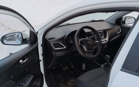 Hyundai Solaris II рестайлинг, 2018 год, 1 150 000 рублей, 8 фотография