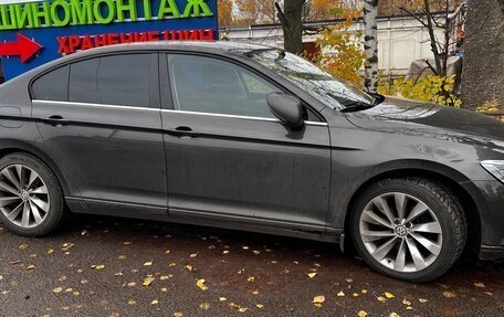 Volkswagen Passat B8 рестайлинг, 2015 год, 1 850 000 рублей, 14 фотография