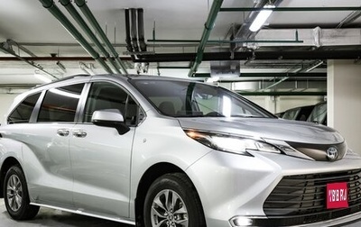 Toyota Sienna, 2021 год, 5 900 000 рублей, 1 фотография