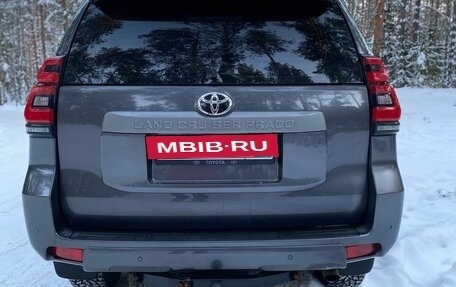 Toyota Land Cruiser Prado 150 рестайлинг 2, 2019 год, 4 750 000 рублей, 3 фотография