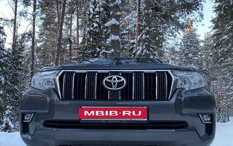 Toyota Land Cruiser Prado 150 рестайлинг 2, 2019 год, 4 750 000 рублей, 10 фотография