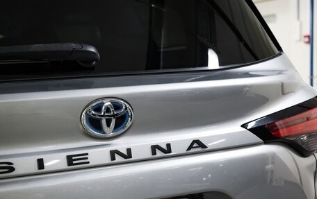 Toyota Sienna, 2021 год, 5 900 000 рублей, 7 фотография