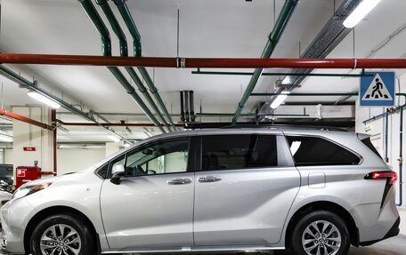 Toyota Sienna, 2021 год, 5 900 000 рублей, 11 фотография