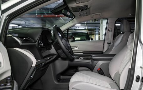 Toyota Sienna, 2021 год, 5 900 000 рублей, 17 фотография