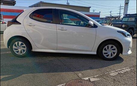 Toyota Yaris, 2021 год, 740 000 рублей, 4 фотография