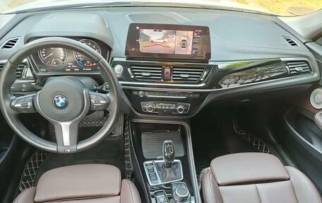 BMW 1 серия, 2022 год, 1 420 000 рублей, 7 фотография