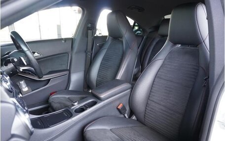 Mercedes-Benz CLA, 2017 год, 1 389 000 рублей, 37 фотография