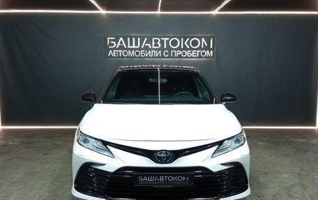 Toyota Camry, 2021 год, 3 649 000 рублей, 2 фотография