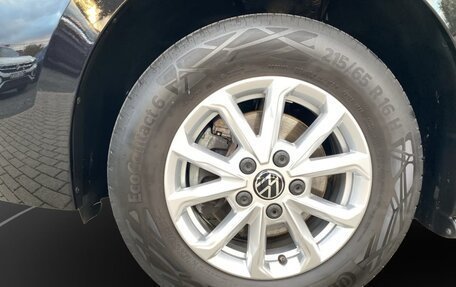 Volkswagen Multivan, 2022 год, 4 000 000 рублей, 7 фотография