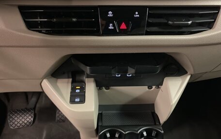 Volkswagen Multivan, 2022 год, 4 000 000 рублей, 12 фотография