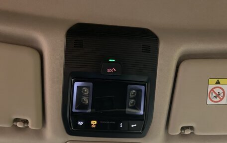 Volkswagen Multivan, 2022 год, 4 000 000 рублей, 14 фотография