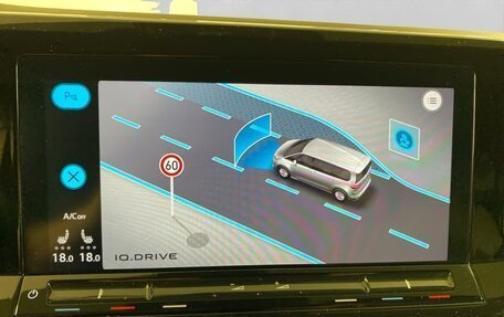 Volkswagen Multivan, 2022 год, 4 000 000 рублей, 16 фотография