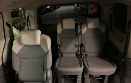 Volkswagen Multivan, 2022 год, 4 000 000 рублей, 27 фотография