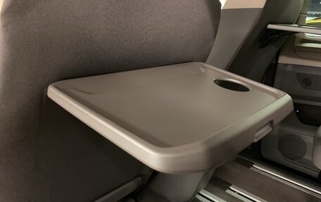 Volkswagen Multivan, 2022 год, 4 000 000 рублей, 28 фотография