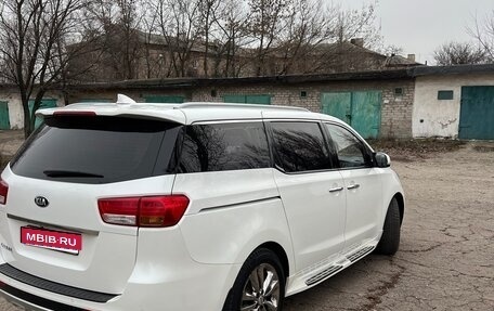 KIA Carnival III, 2017 год, 2 800 000 рублей, 3 фотография