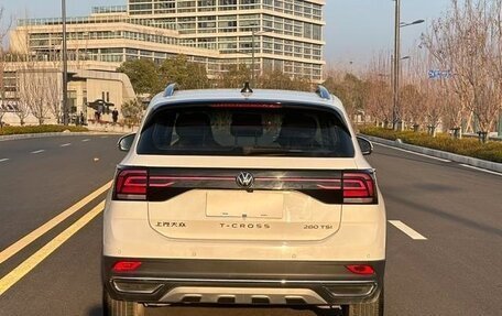 Volkswagen T-Cross I, 2022 год, 1 200 000 рублей, 5 фотография