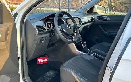 Volkswagen T-Cross I, 2022 год, 1 200 000 рублей, 8 фотография