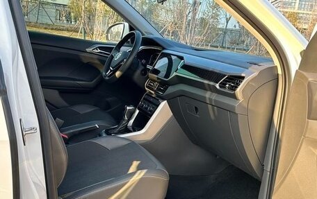 Volkswagen T-Cross I, 2022 год, 1 200 000 рублей, 13 фотография