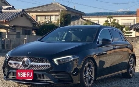 Mercedes-Benz A-Класс, 2022 год, 1 586 000 рублей, 3 фотография