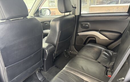 Mitsubishi Outlander III рестайлинг 3, 2010 год, 980 000 рублей, 15 фотография