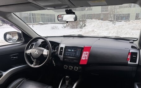 Mitsubishi Outlander III рестайлинг 3, 2010 год, 980 000 рублей, 10 фотография