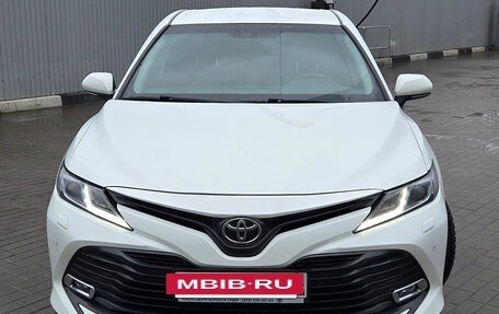 Toyota Camry, 2018 год, 2 100 000 рублей, 5 фотография