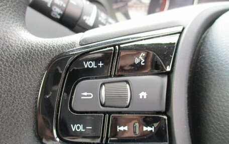 Honda Vezel, 2023 год, 1 691 000 рублей, 13 фотография