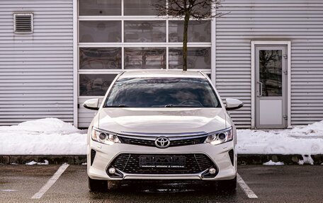 Toyota Camry, 2017 год, 2 095 000 рублей, 2 фотография