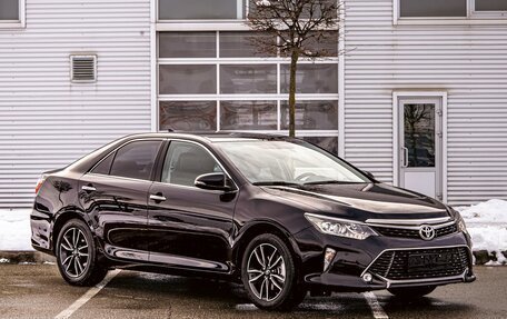 Toyota Camry, 2017 год, 2 395 000 рублей, 3 фотография
