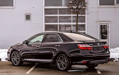 Toyota Camry, 2017 год, 2 395 000 рублей, 4 фотография