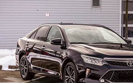Toyota Camry, 2017 год, 2 395 000 рублей, 7 фотография