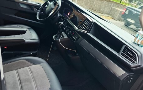 Volkswagen Multivan T6 рестайлинг, 2021 год, 8 250 000 рублей, 7 фотография