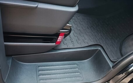 Volkswagen Multivan T6 рестайлинг, 2021 год, 8 250 000 рублей, 8 фотография