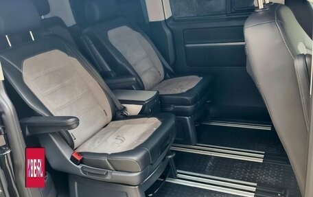 Volkswagen Multivan T6 рестайлинг, 2021 год, 8 250 000 рублей, 5 фотография