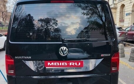Volkswagen Multivan T6 рестайлинг, 2021 год, 8 250 000 рублей, 19 фотография