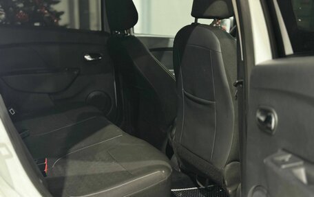 Renault Logan II, 2017 год, 878 000 рублей, 7 фотография