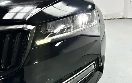 Skoda Superb III рестайлинг, 2022 год, 1 489 000 рублей, 2 фотография