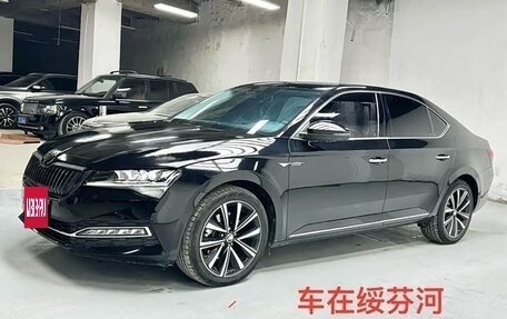 Skoda Superb III рестайлинг, 2022 год, 1 489 000 рублей, 3 фотография