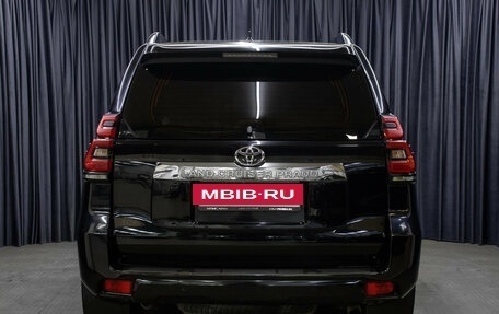 Toyota Land Cruiser Prado 150 рестайлинг 2, 2017 год, 5 298 000 рублей, 6 фотография